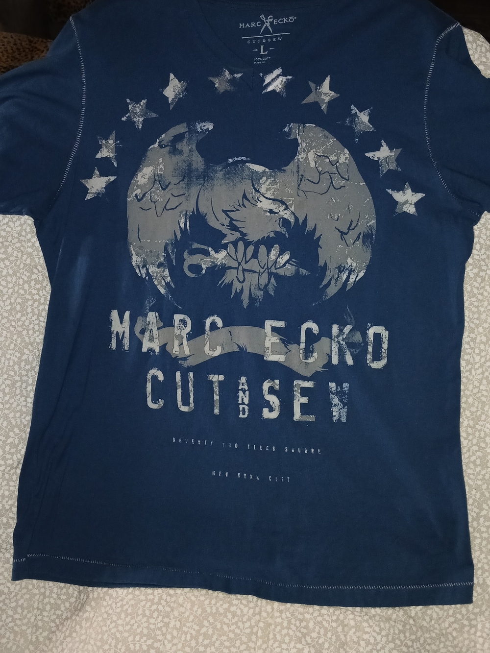 Marc Ecko VTG Skater Boys Era Navy Graphic Tee Wide Stitched V Neck